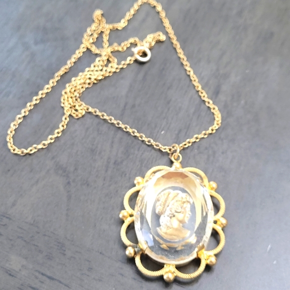 Vintage Lady Intaglio Necklace - Picture 1 of 2